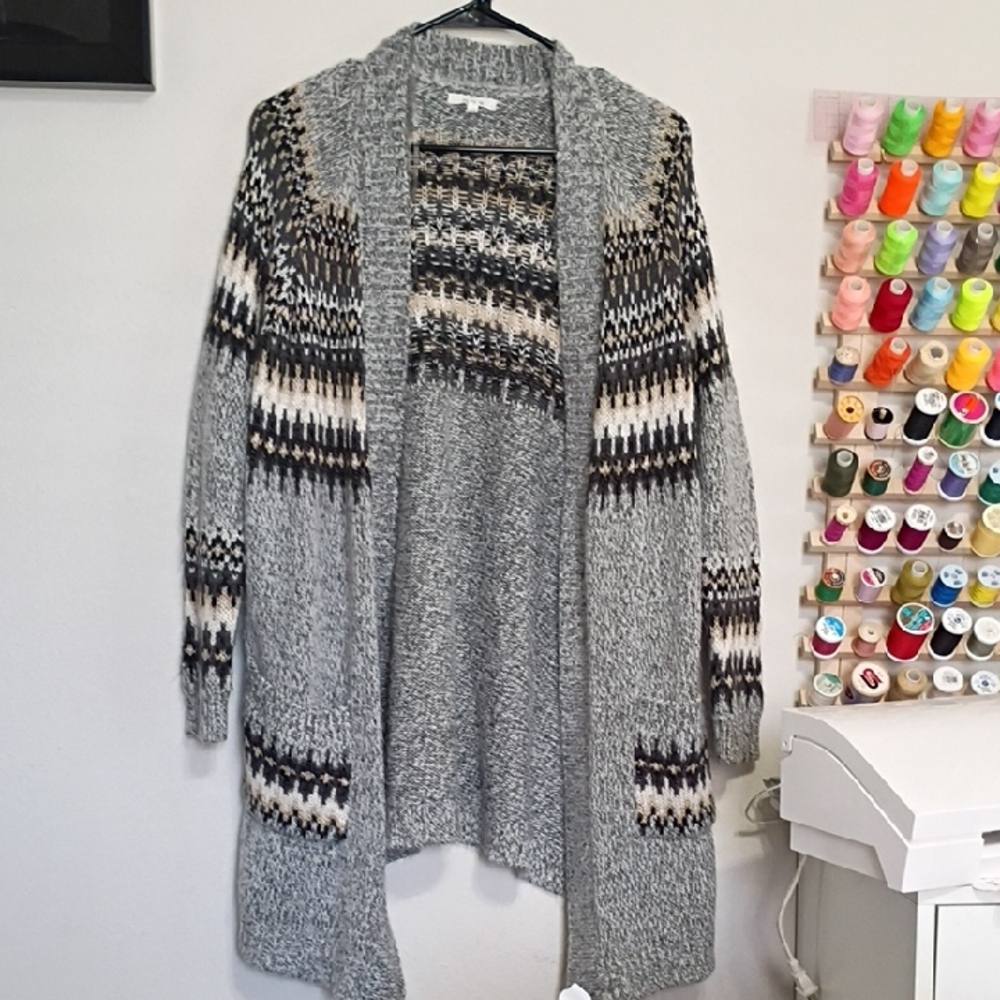 Maurices Gray and Cream Patterned Cardigan